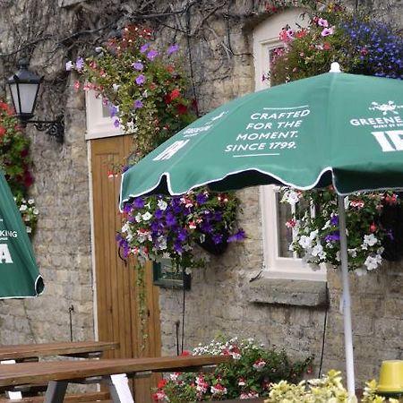 Ducklington The Bell Inn المظهر الخارجي الصورة