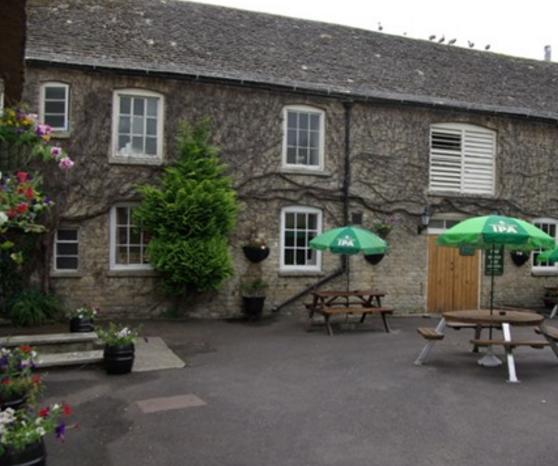 Ducklington The Bell Inn المظهر الخارجي الصورة